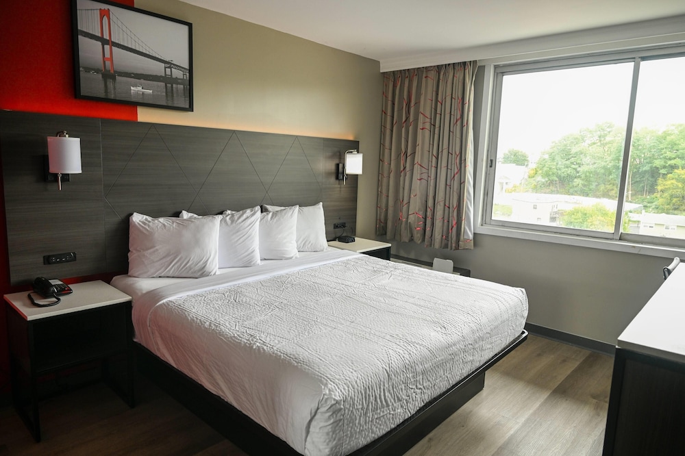 Garner Hotel North Bergen 10/47