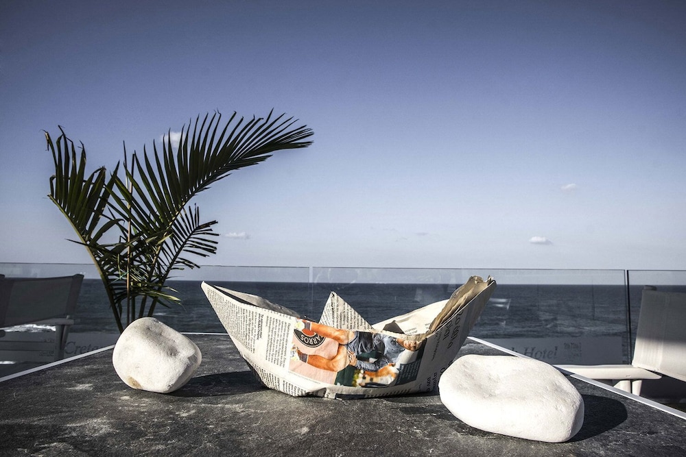 Cretan Blue Beach Hotel 53/57
