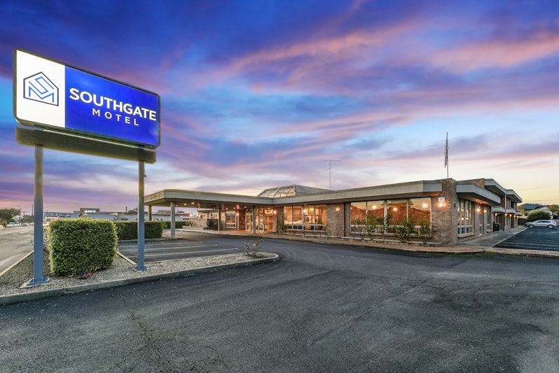Southgate Motel 30/33