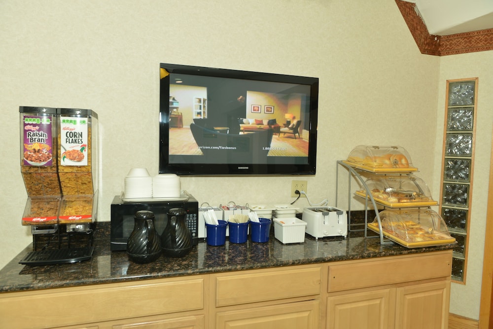 Whitney Inn & Suites 24/34