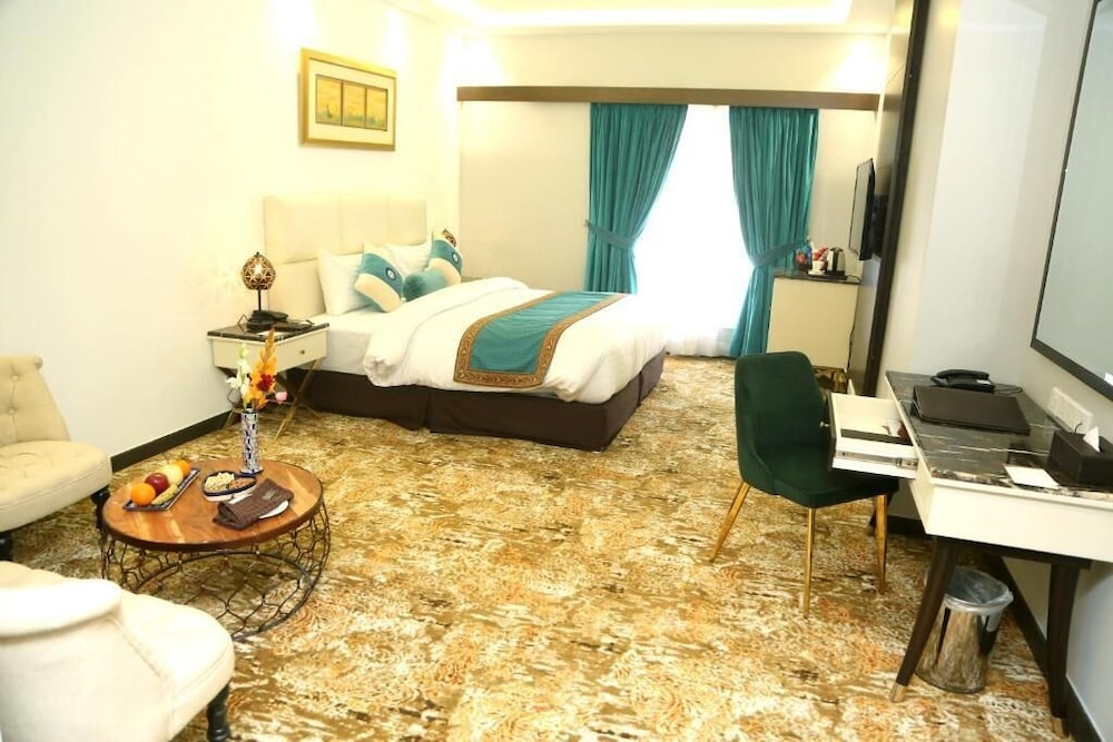 Best Western Plus Grand Hotel Multan 24/61