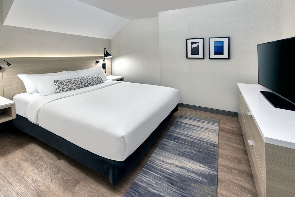 The Insignia Hotel, Sarnia, a Tribute Portfolio Hotel 5/55