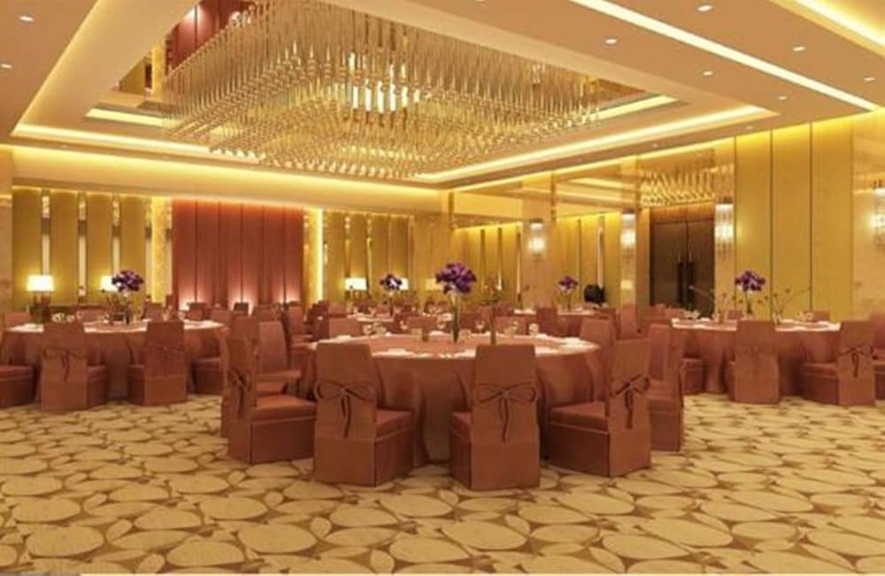 Royal Orchid Central Vadodara 33/50