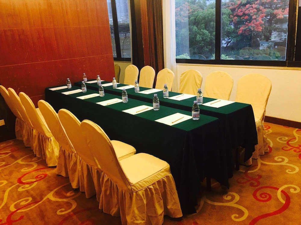 Shenzhen Sichuan Hotel 16/19