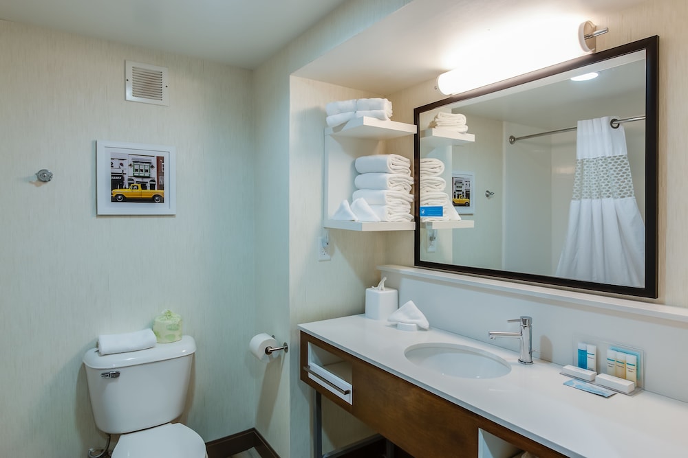 Hampton Inn Dickson 10/33