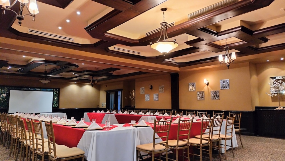 Hotel Residencial Inn Suites 20/22