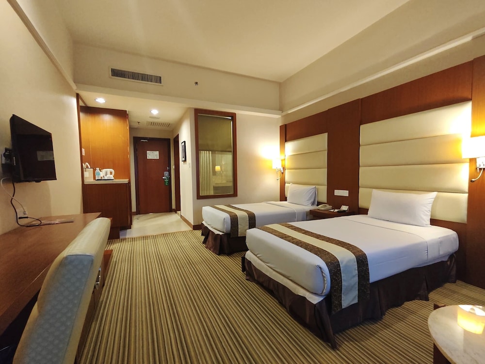 Pearl View Hotel 10/50