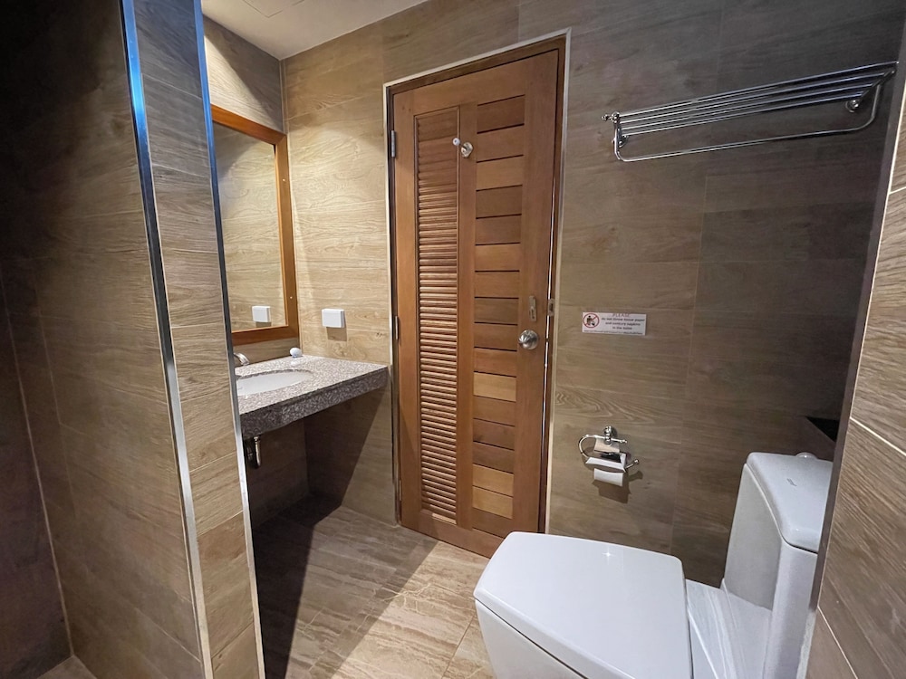 غرفة قياسية ثلاثية بسرير مزدوج، Kai Bae Beach Resort Koh Chang 4/4
