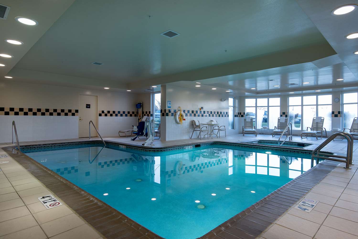 swimming pool spa