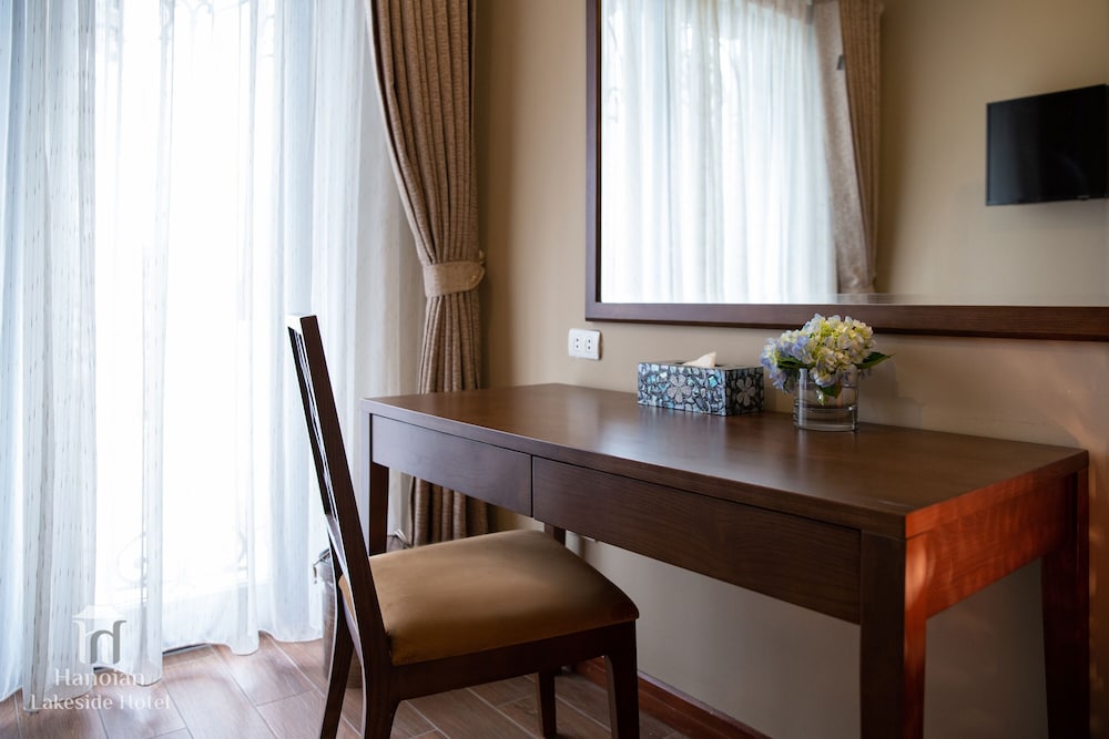 Hanoi Lakeside Premium Hotel 24/31