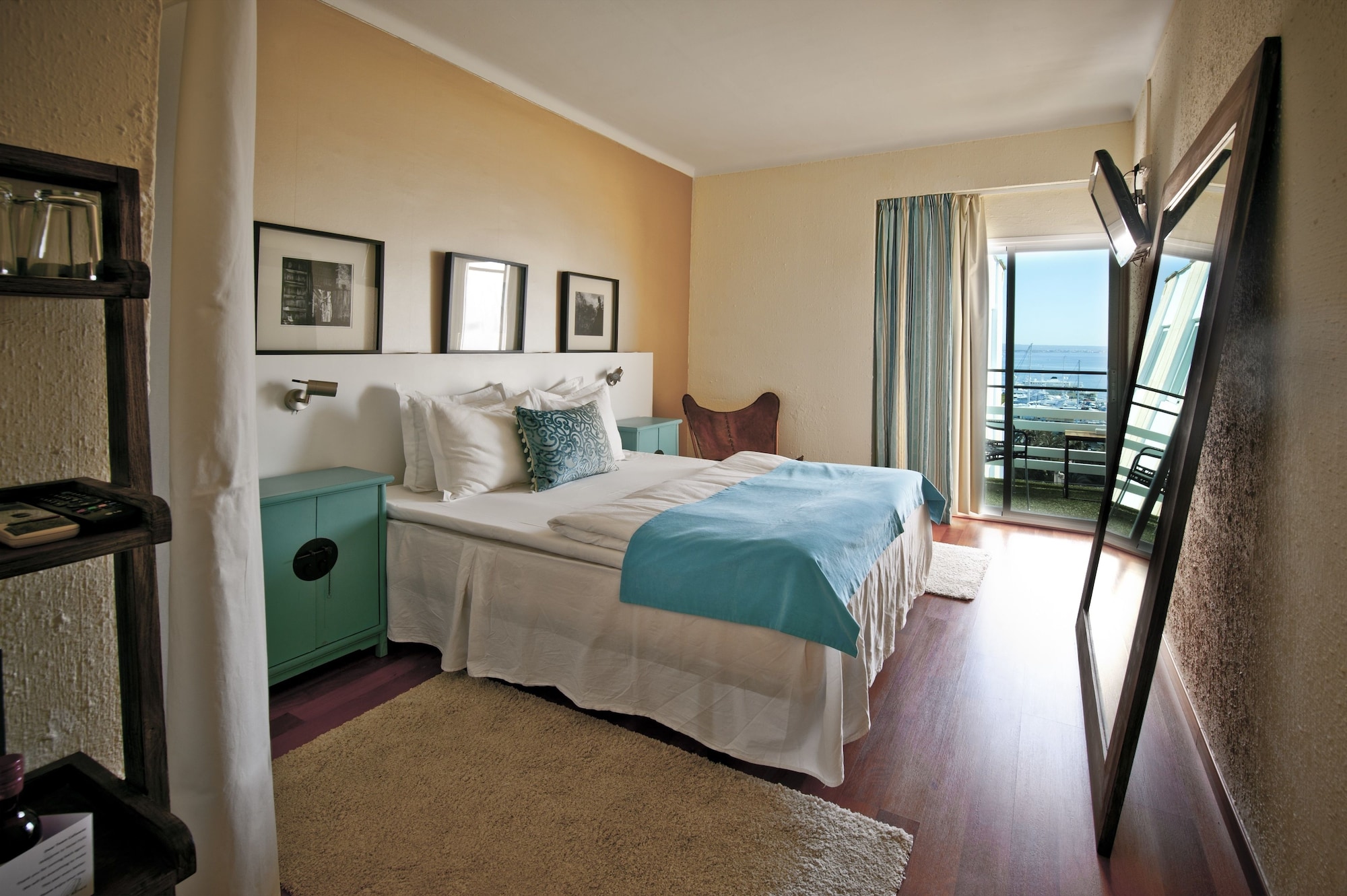 SUPERIOR, SEA VIEW, BALCONY