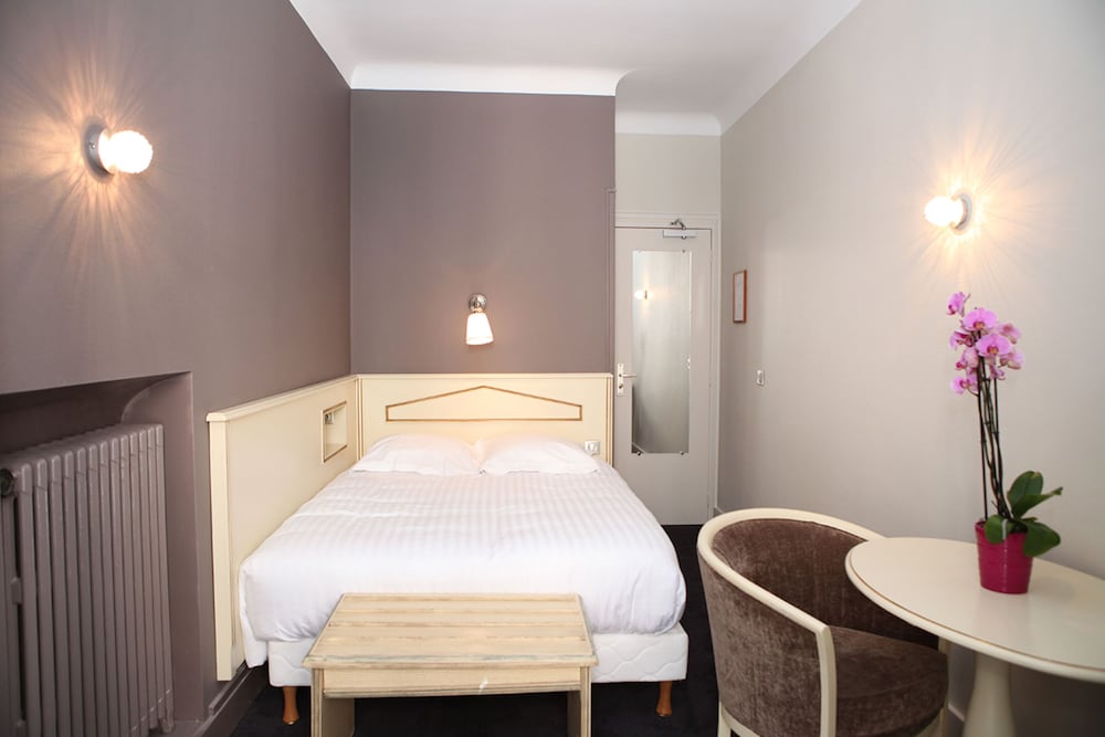 Inter Hotel Le Roncevaux 25/30