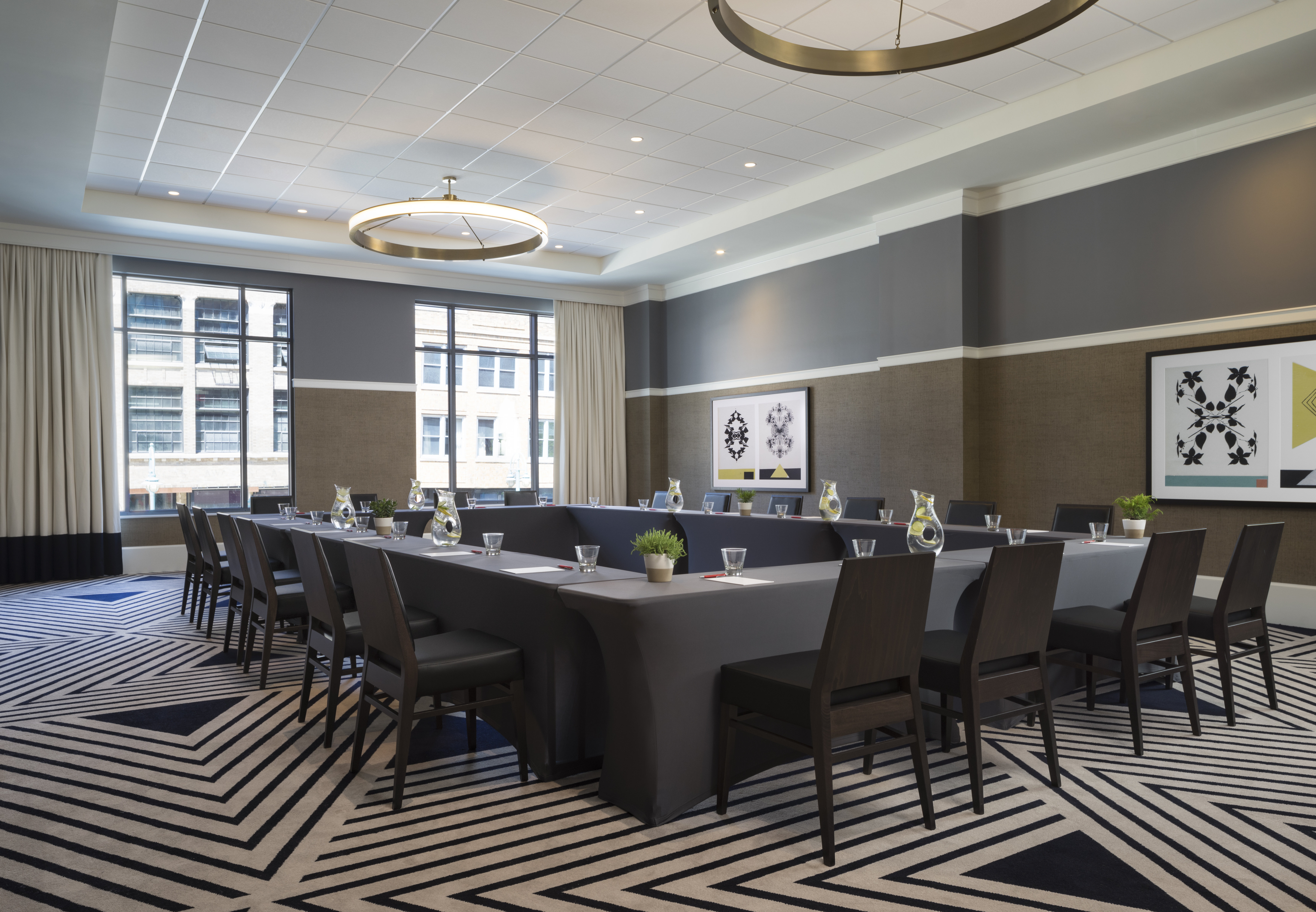 Kimpton Journeyman Hotel 74/80