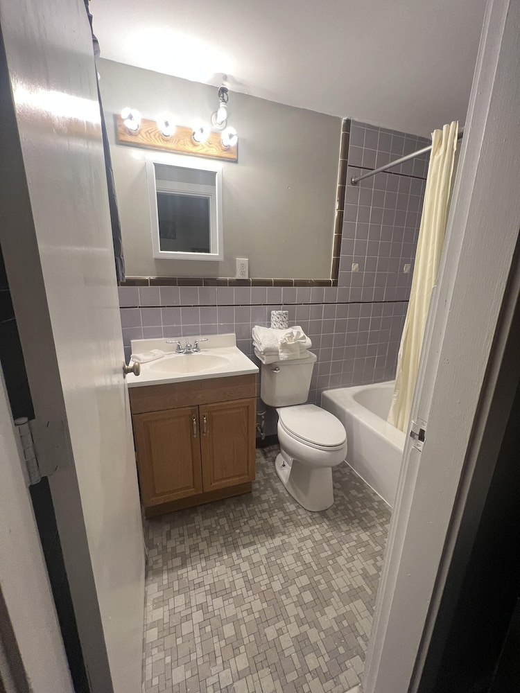 Maine Woods Inn At Vacationland Inns 16/19