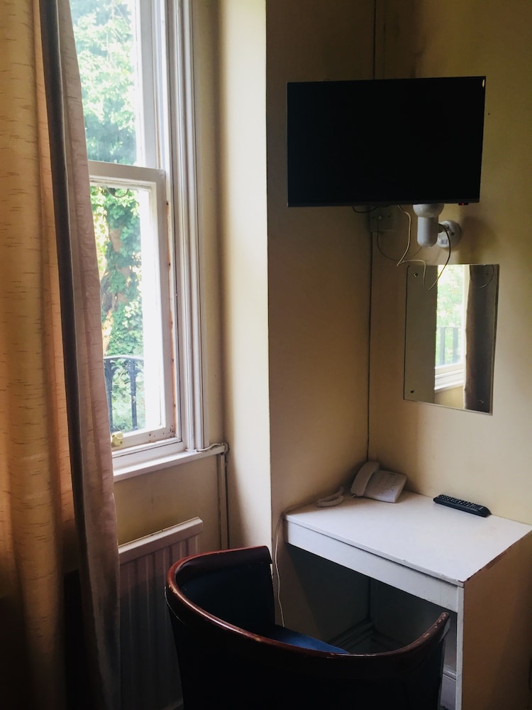 Gresham Hotel 23/50