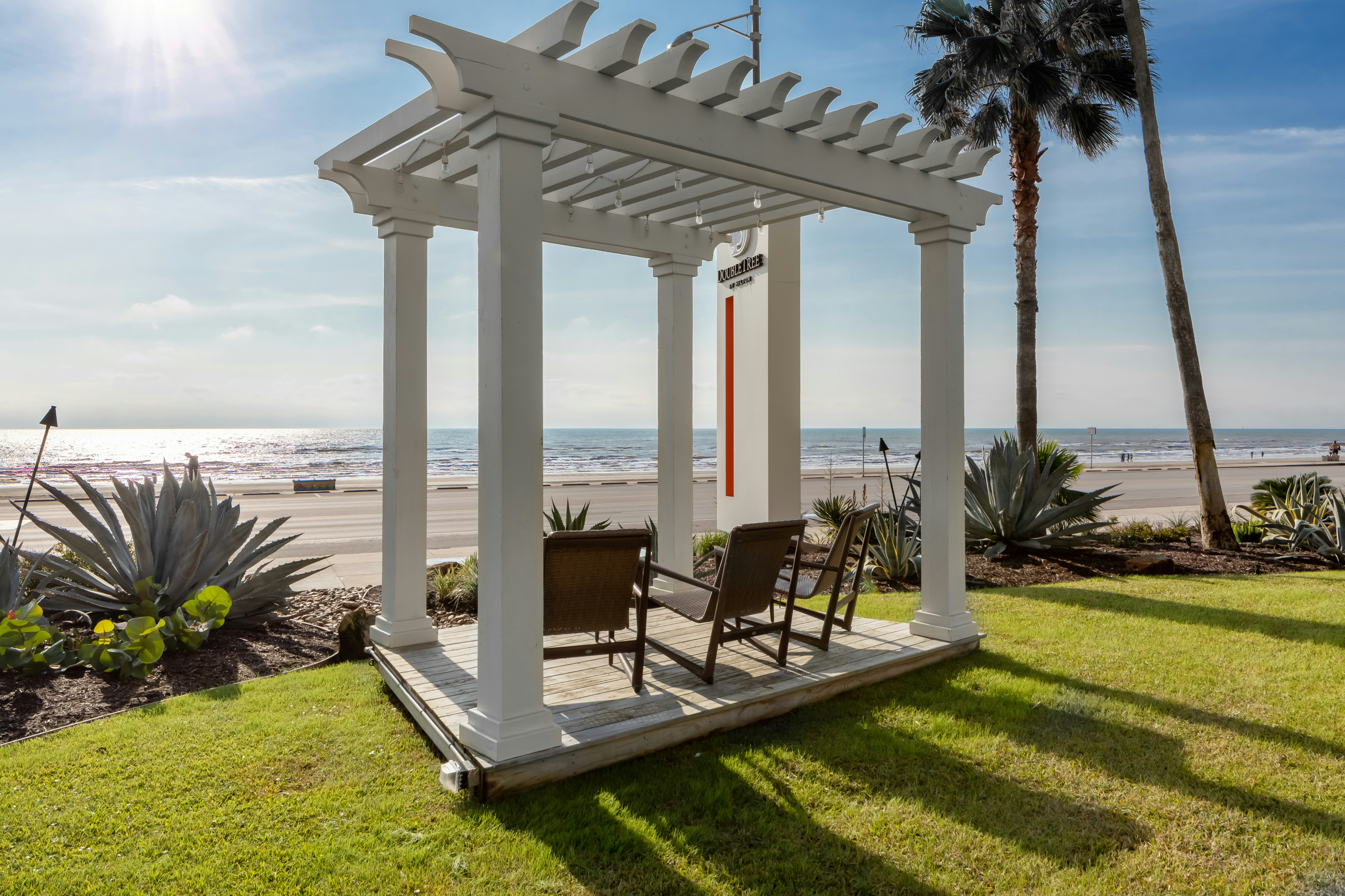 Doubletree By Hilton Hotel Galveston Beach 79/85