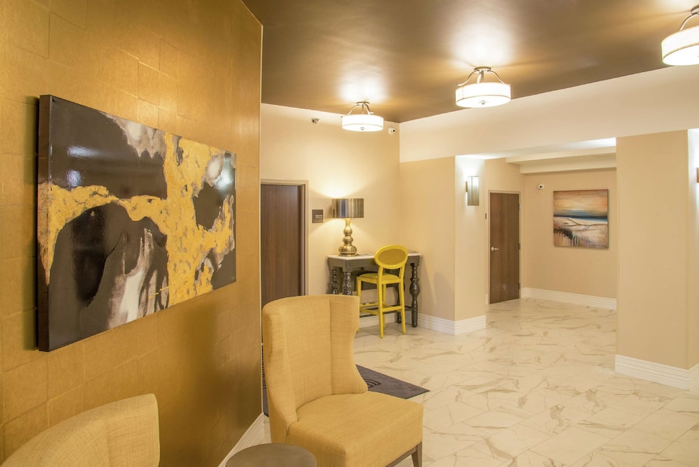 Hampton Inn & Suites Jackson Downtown-Coliseum 66/76