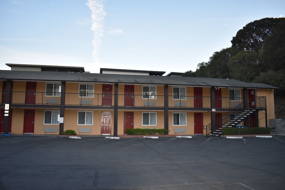 Hotel Belmont 4/36