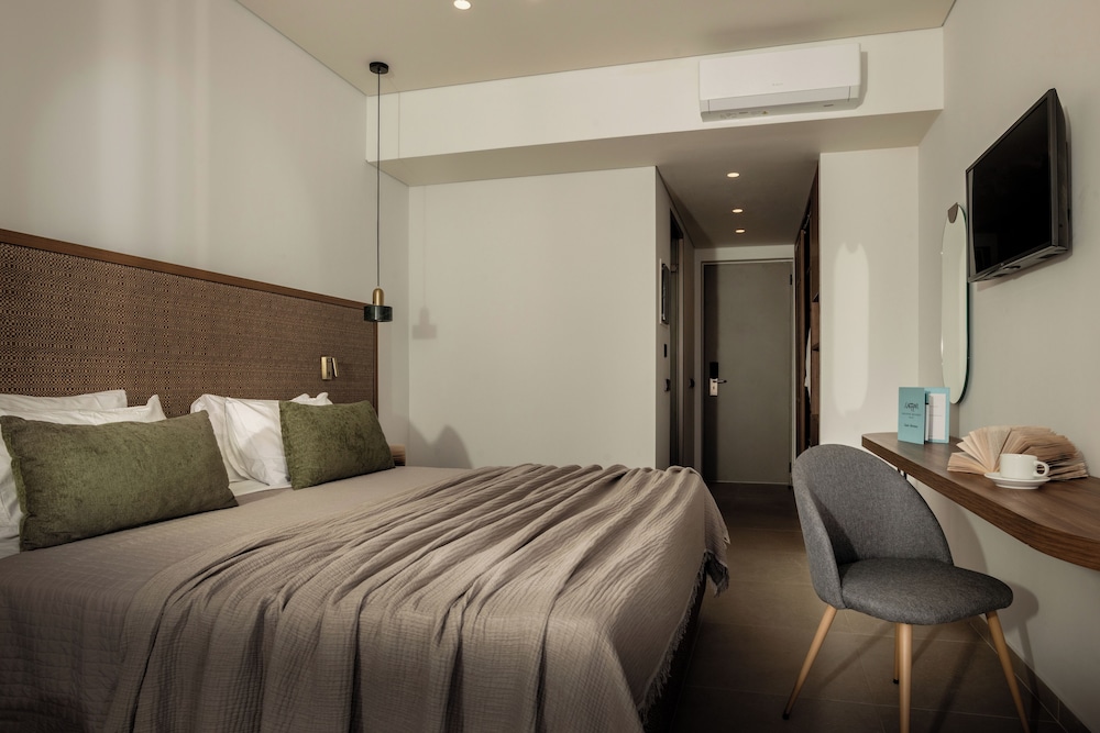 SUPERIOR, DOUBLE OR TWIN BED