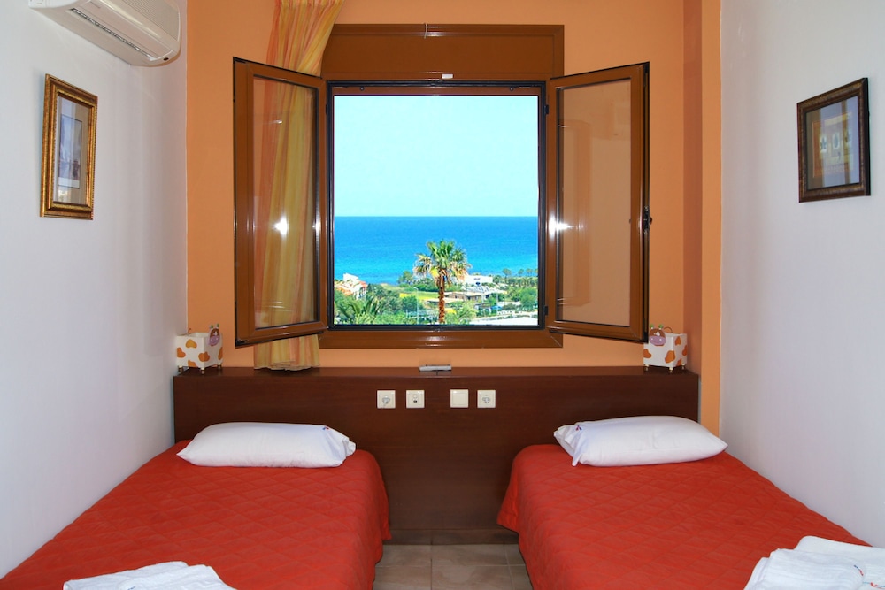 Stavromenos Villas 3/22
