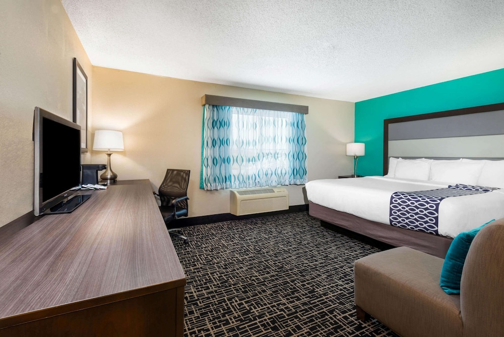 La Quinta Inn & Suites by Wyndham Batavia 12/41