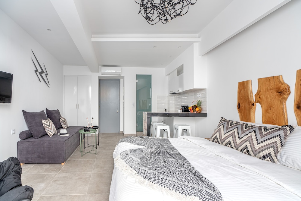 ZEUS, LUXURY, STUDIO, SUITE, ERMOU STREET VIEW