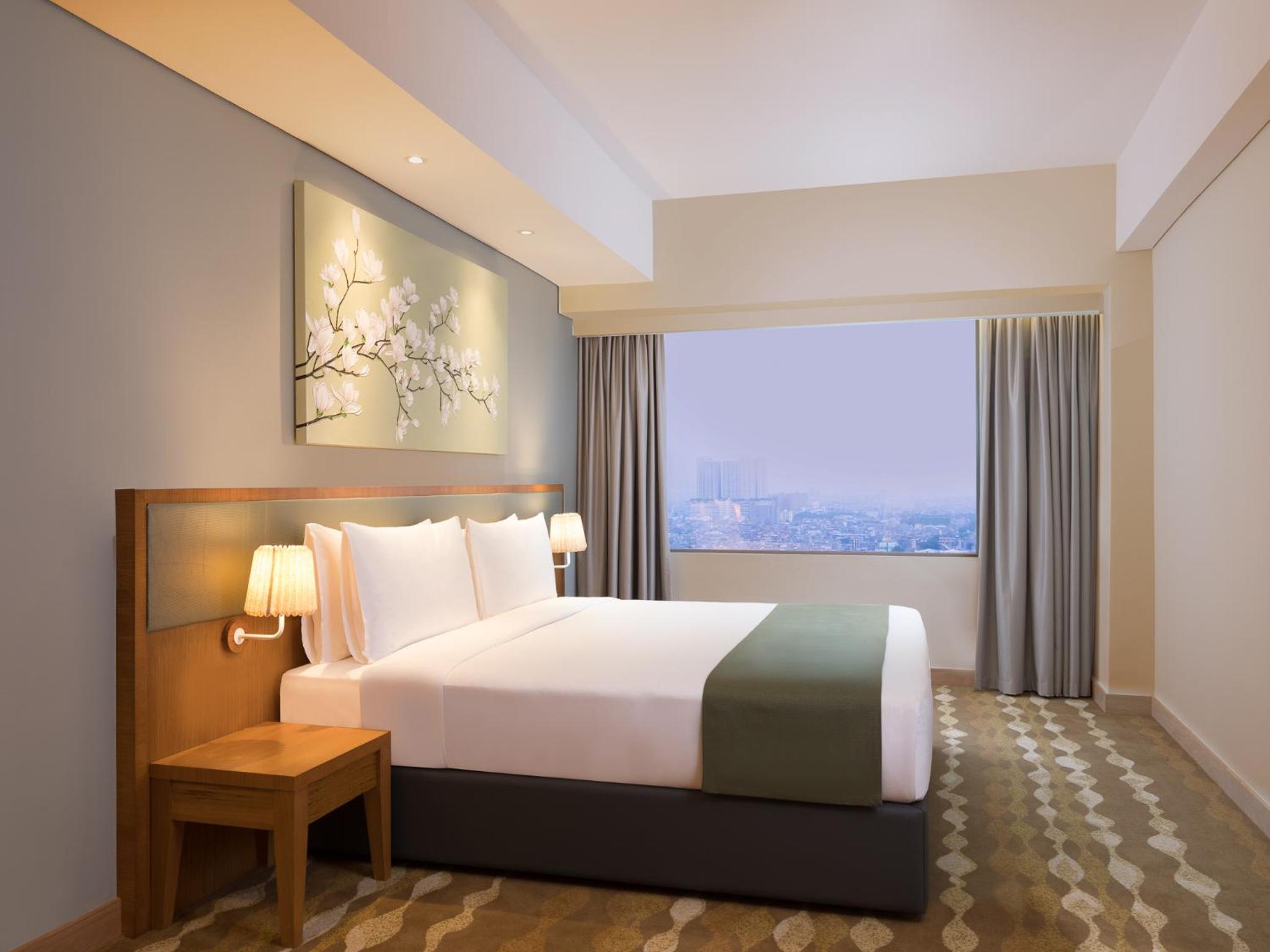 1 Bedroom, Suite, City View, Dining Area