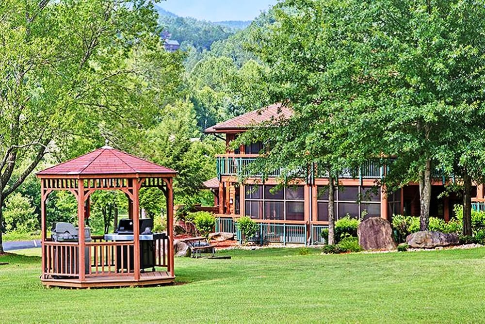 Hilton Vacation Club Bent Creek Golf Village Gatlinburg 8/53