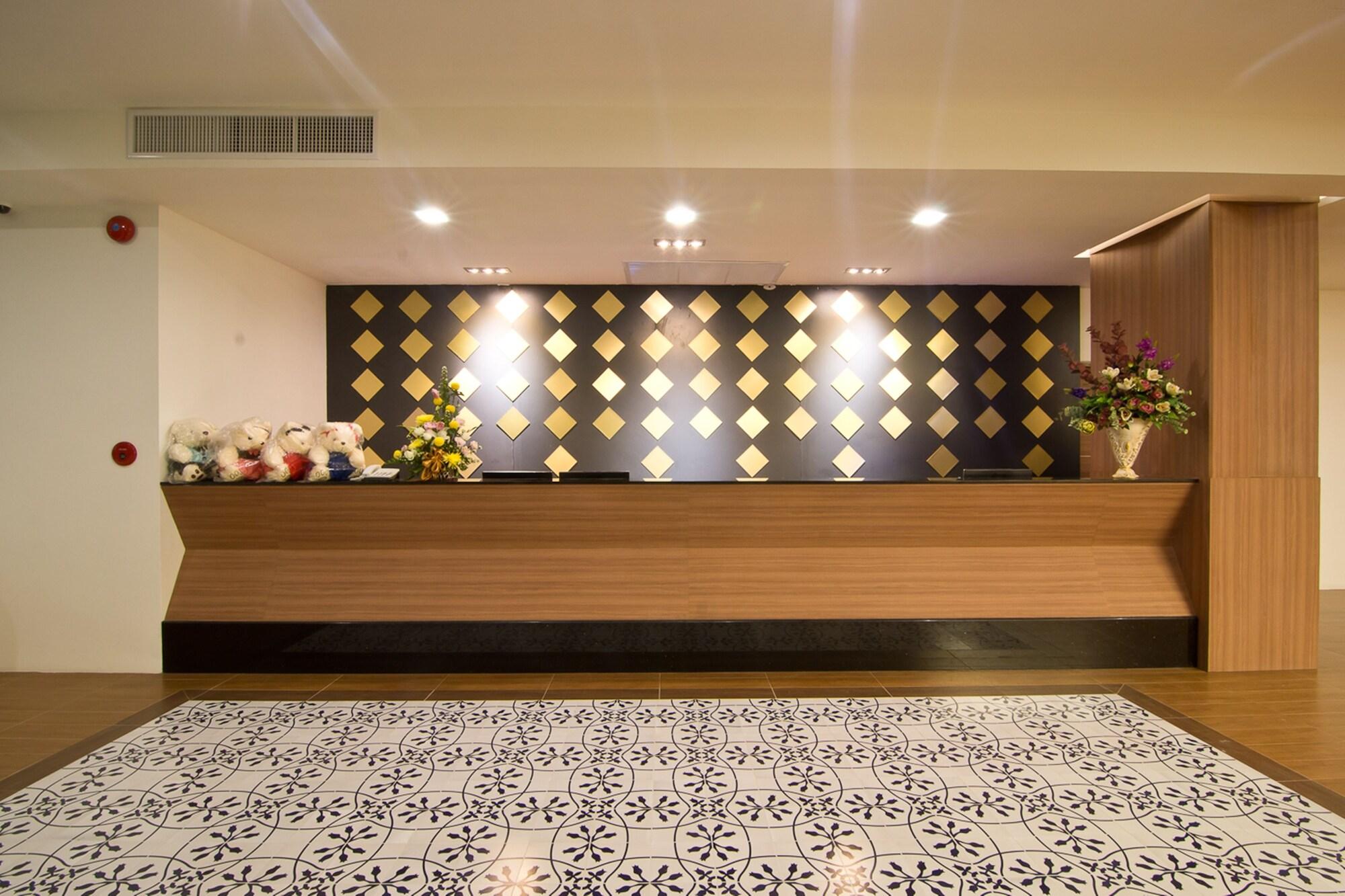 Tevan Jomtien Pattaya 8/50