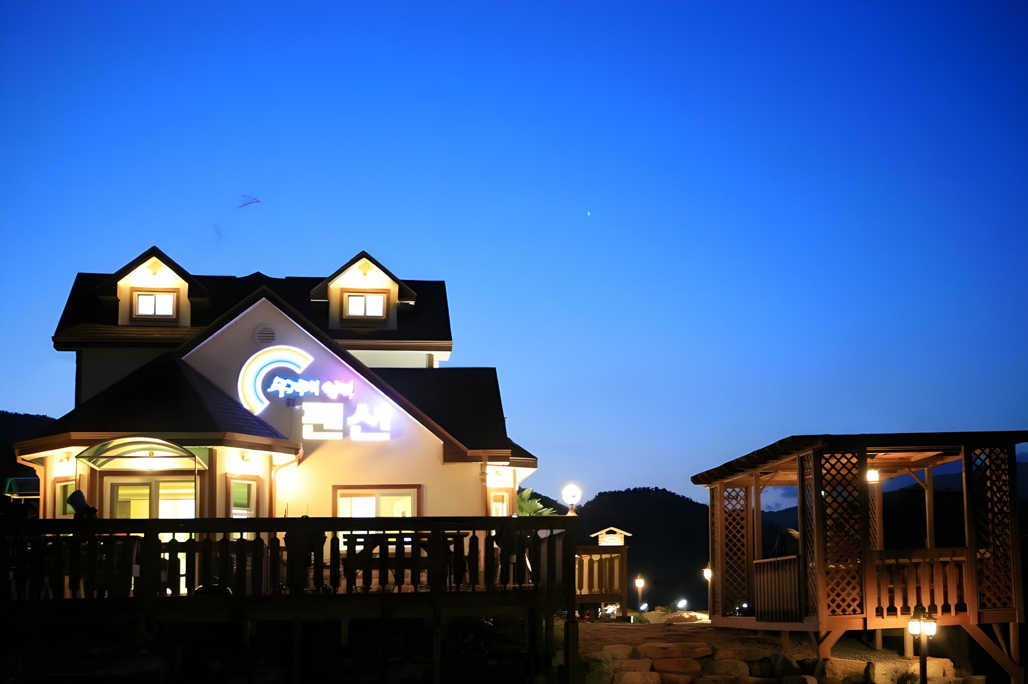 Namhae Rainbow Hill Pension 2/23