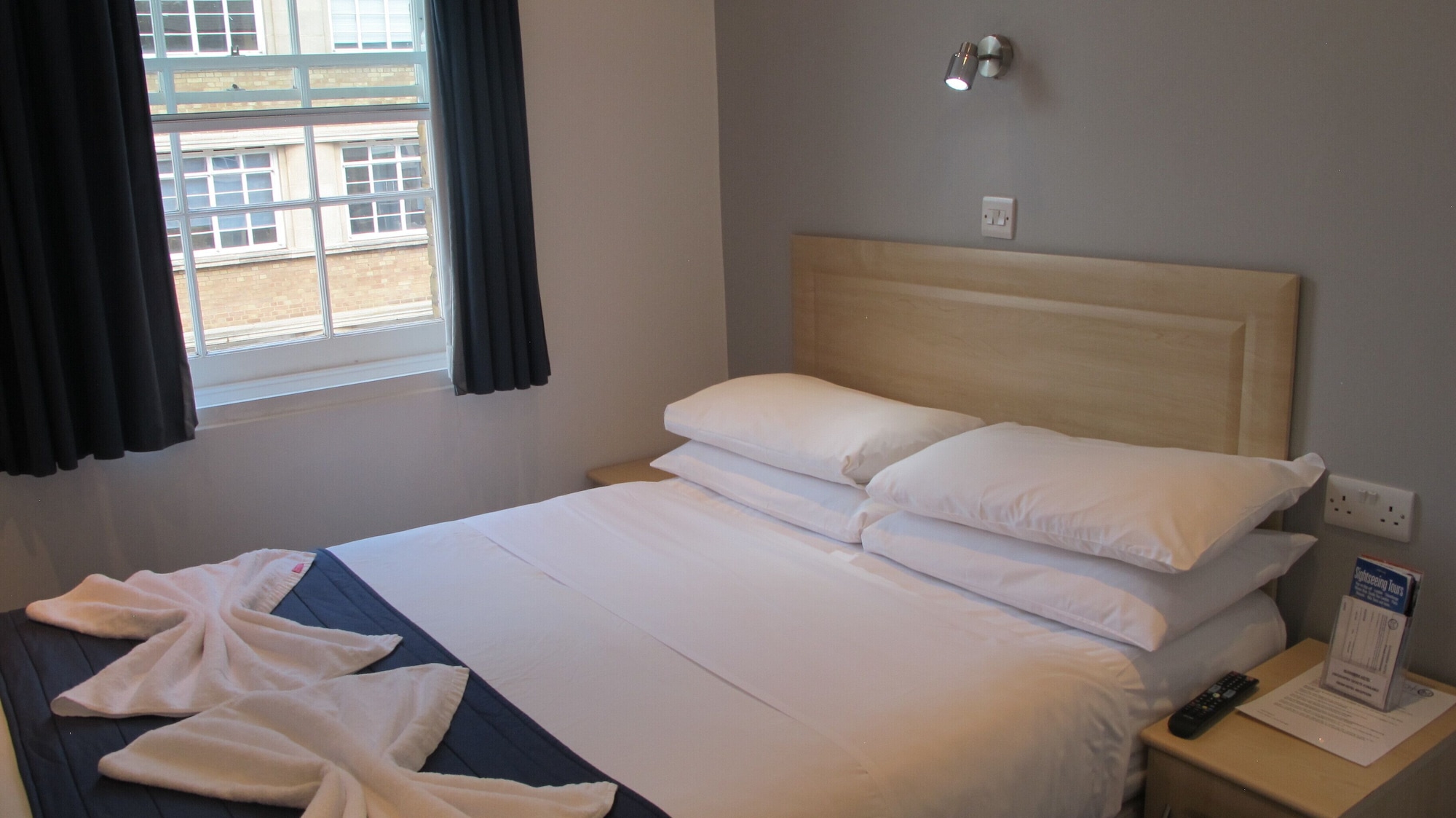 BASIC, DOUBLE BED, SHARED BATHROOM