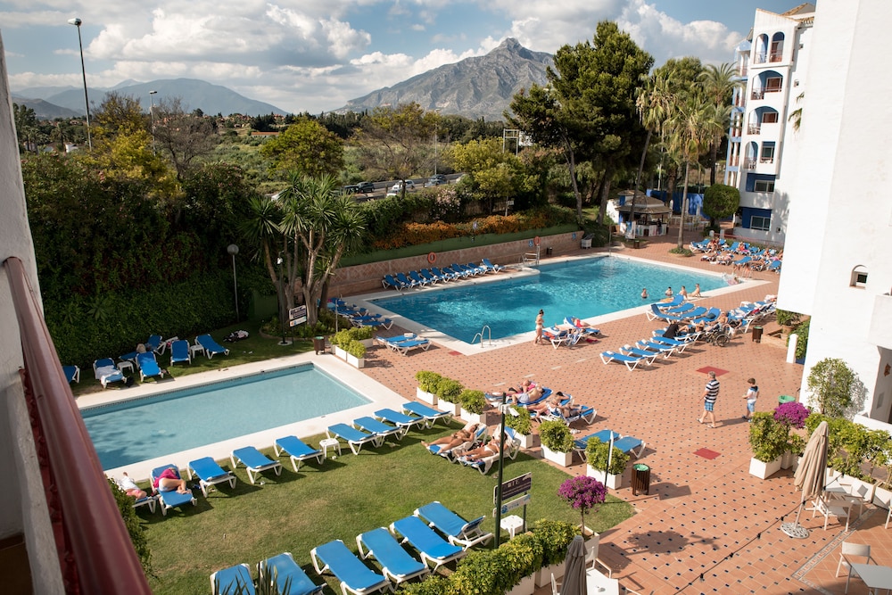 Occidental Puerto Banus 43/75