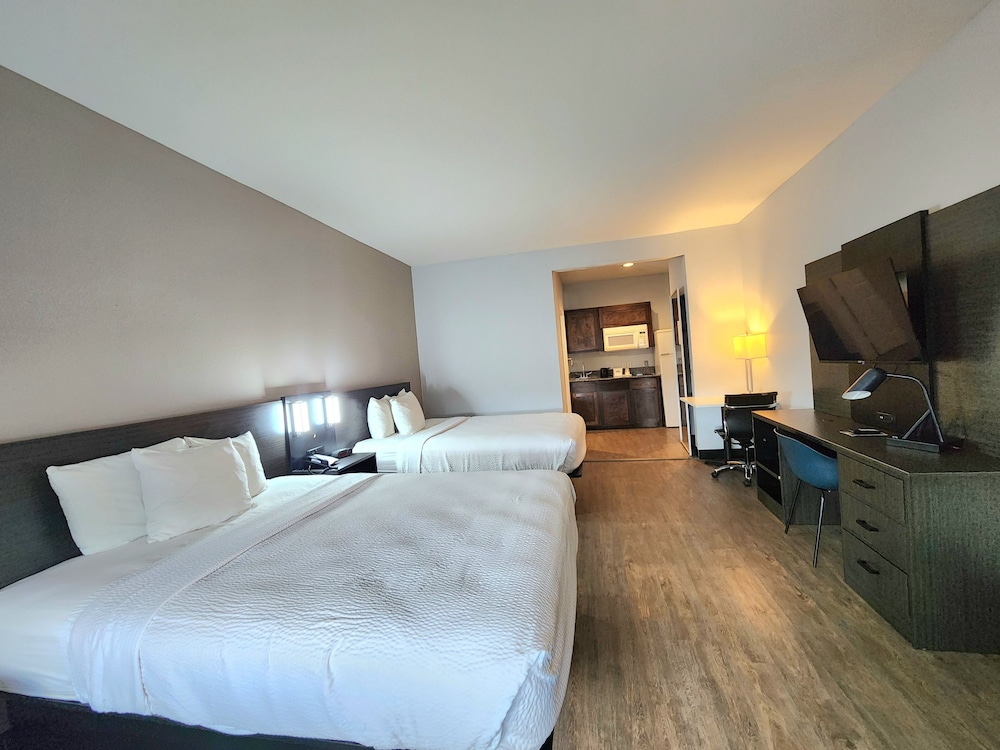 Days Inn & Suites by Wyndham Gonzales TX 25/53
