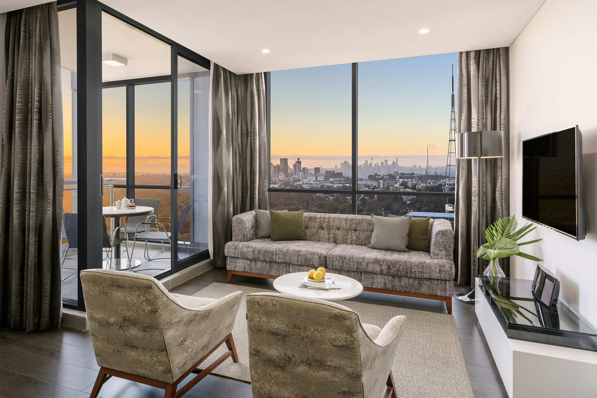 Meriton Suites Chatswood 15/21