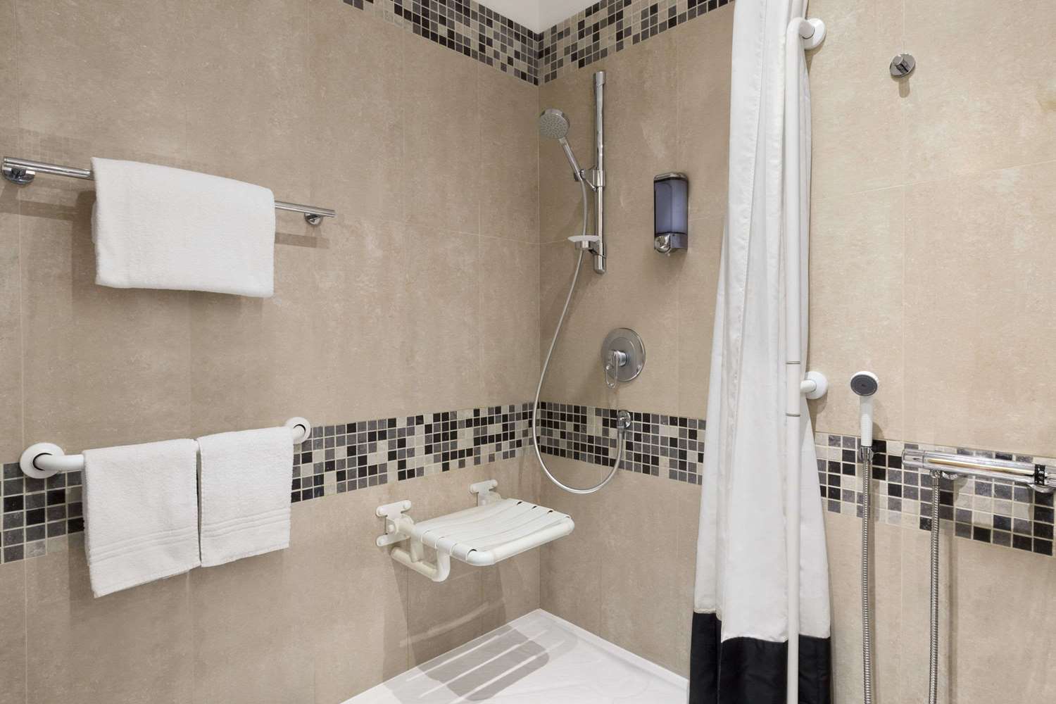 Mitico Hotel And Natural Spa 24/25