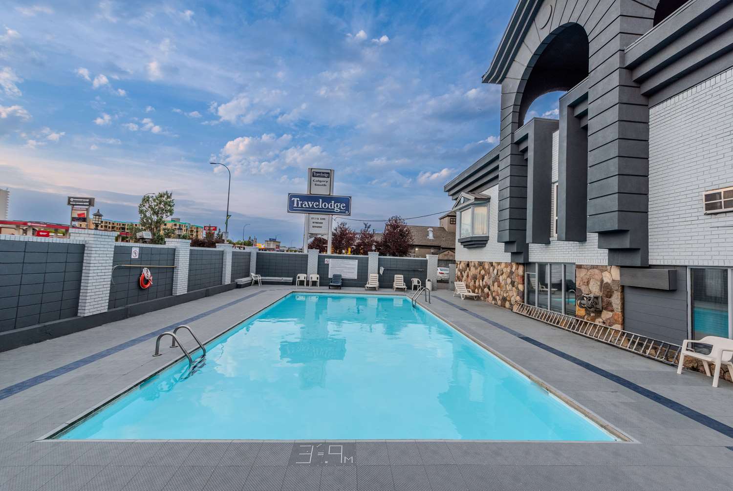 Travelodge by Wyndham Calgary South 57/63