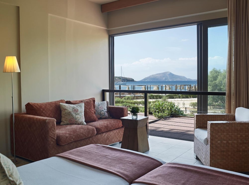 Aegeon Beach Hotel 24/50