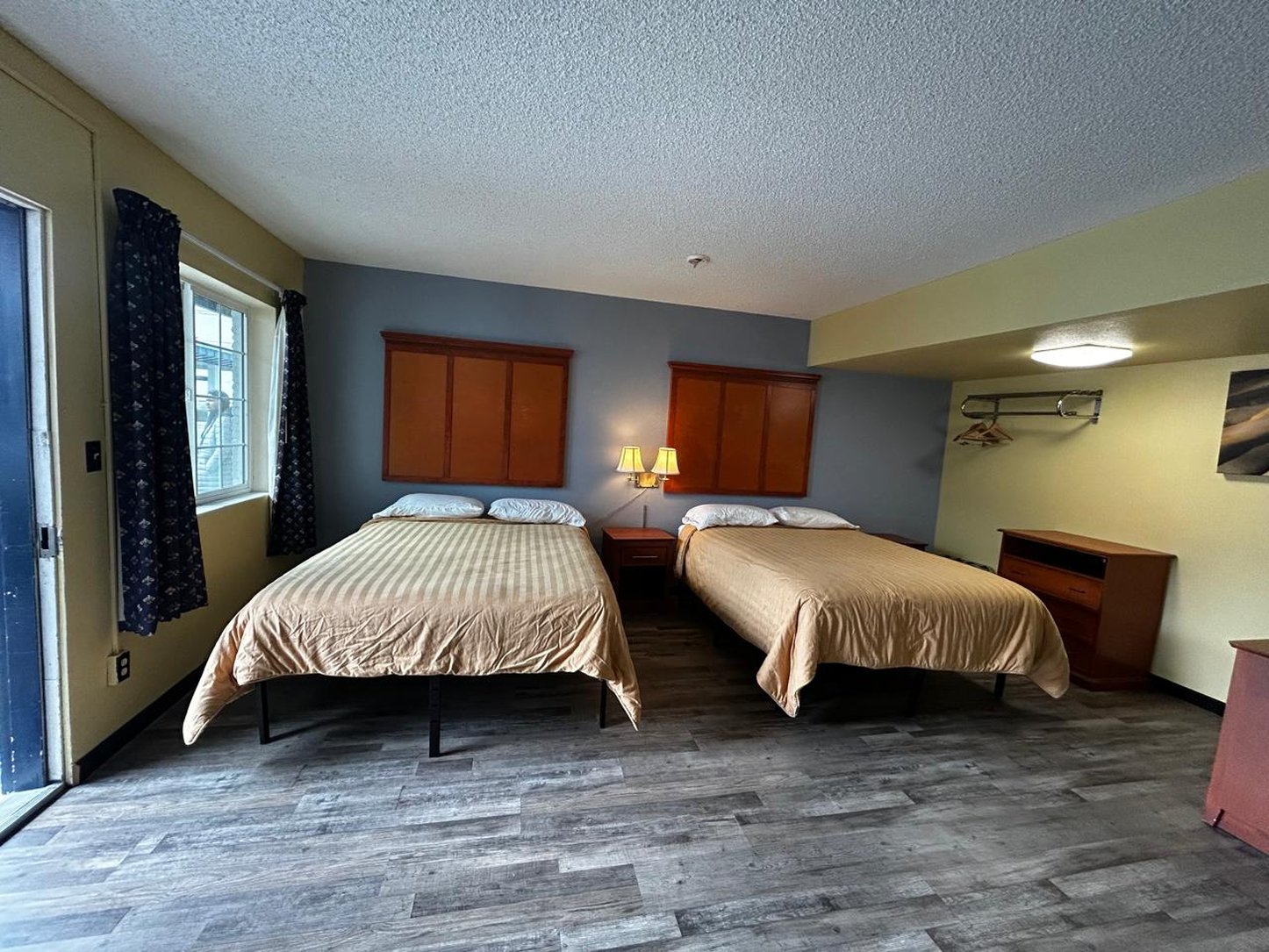 Travelers Inn by OYO Longview Kelso 11/29