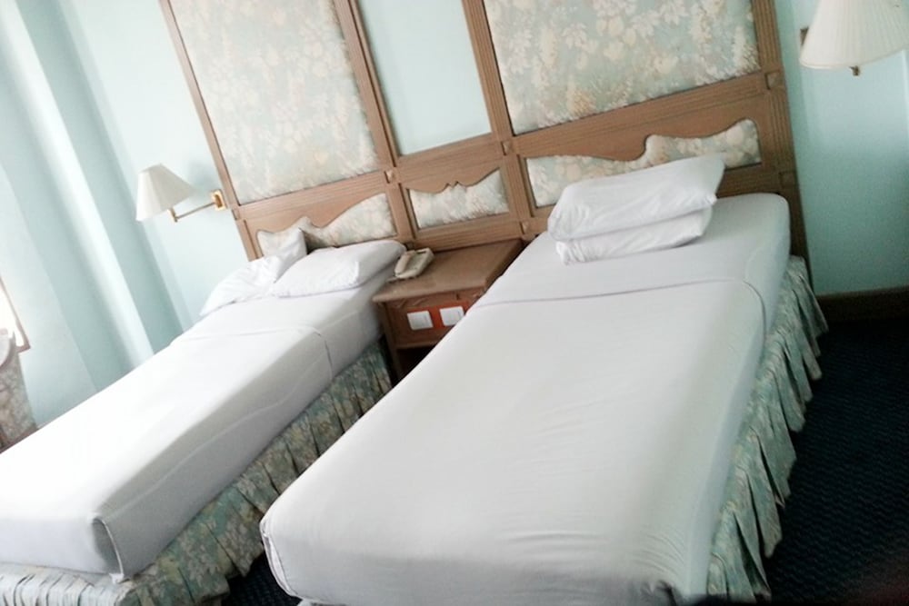 Diamond River Ping Petch Ngam Hotel 25/52