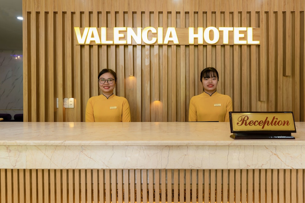 VALENCIA HOTEL 7/70