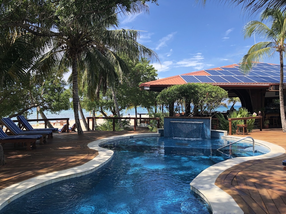 Hatchet Caye Resort 42/50