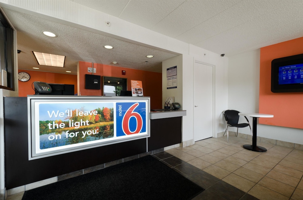 Motel6 Gaithersburg, DC - Washington 7/34