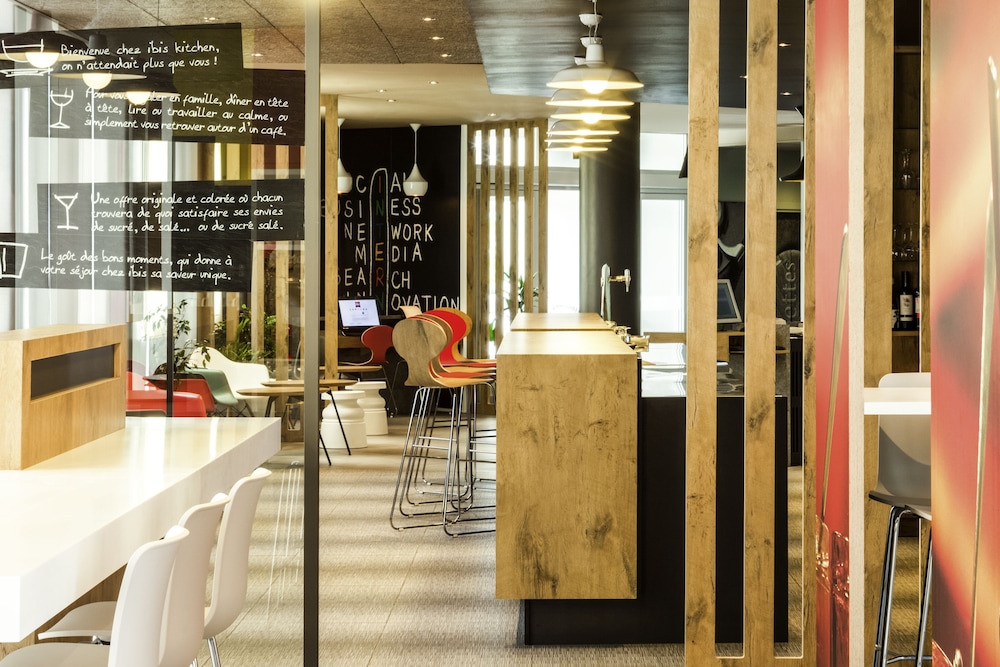Ibis Sevilla 10/73
