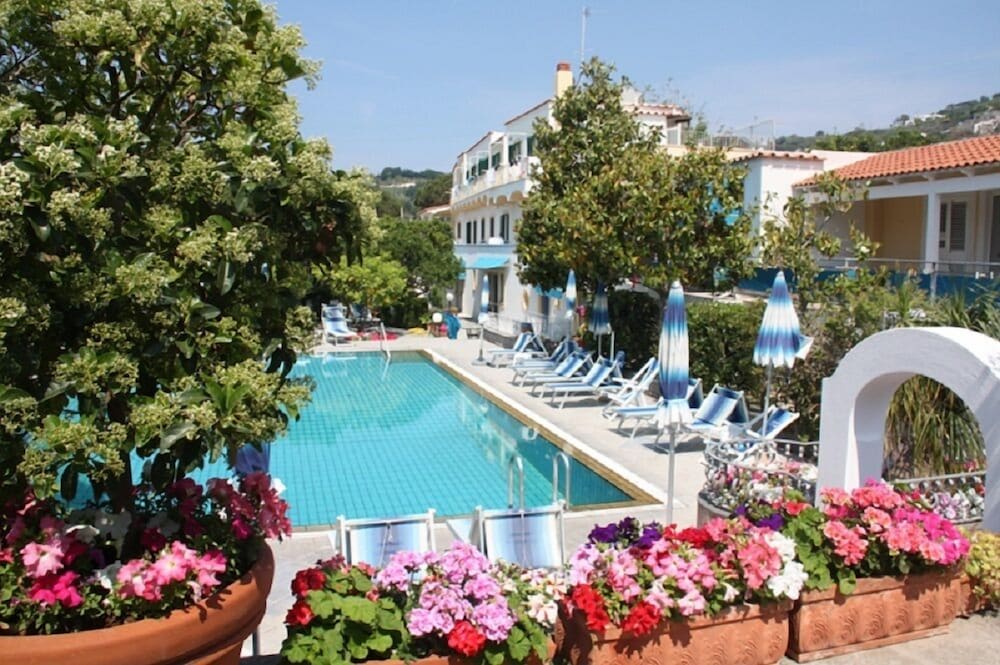 Hotel Villa Tre Sorelle 45/50