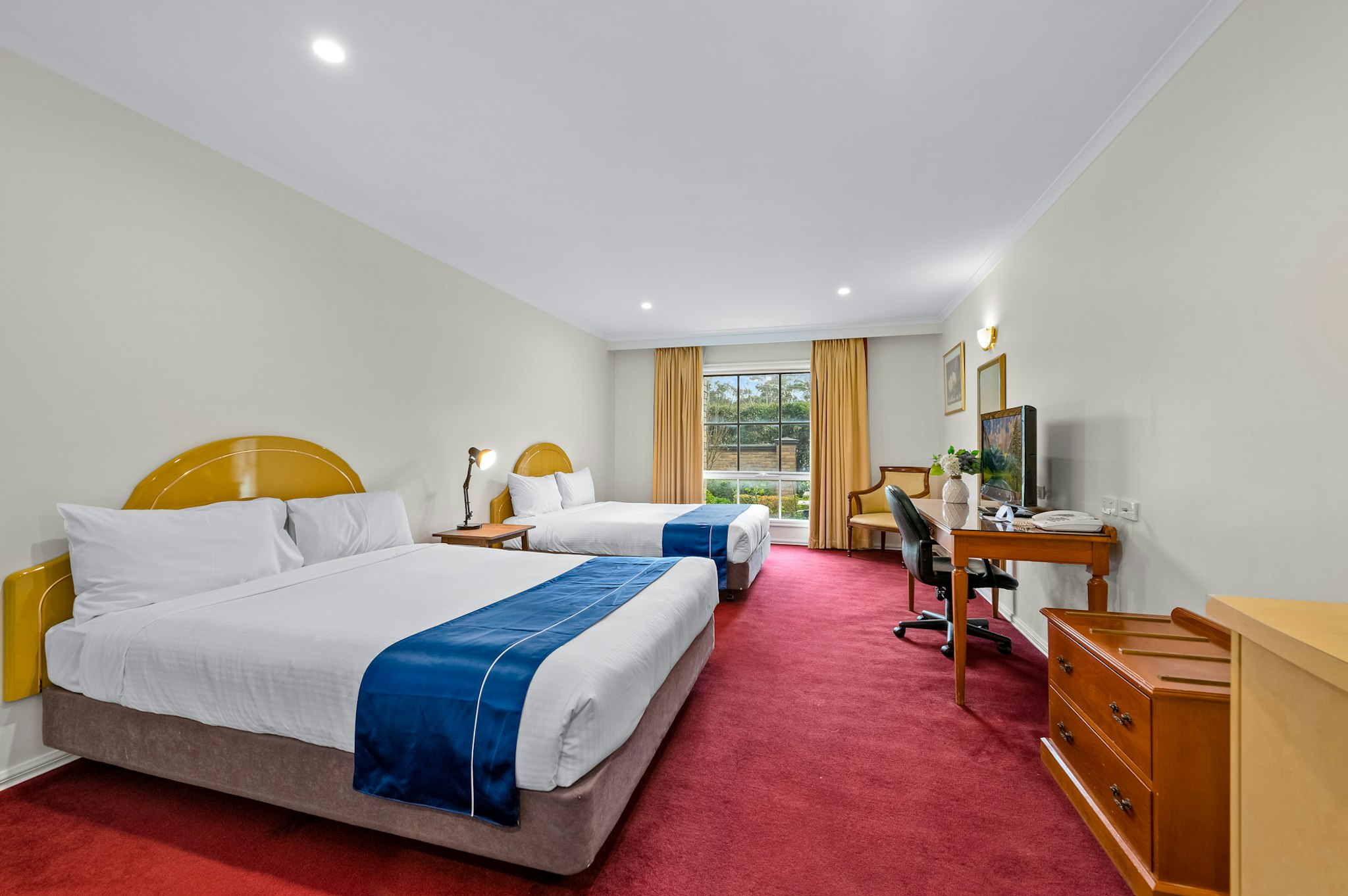 ROWVILLE INTERNATIONAL HOTEL 10/46