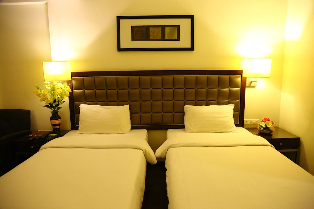 HOTEL ANAND REGENCY 7/12