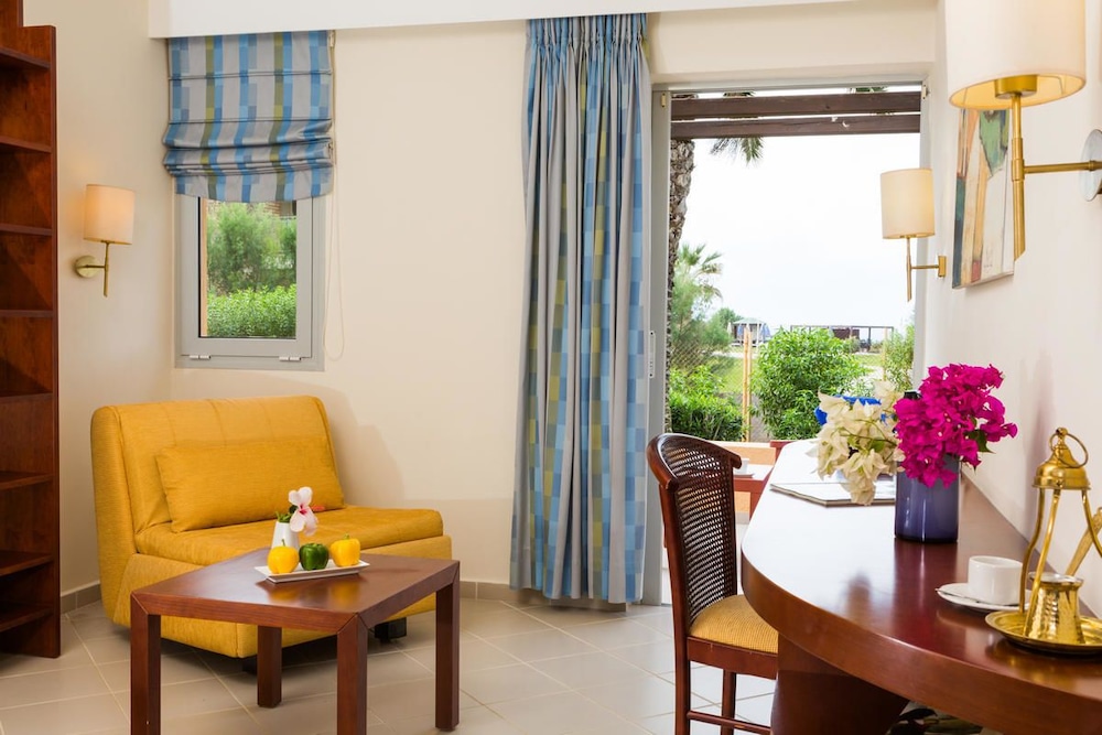 Anissa Beach and Village Hotel 58/80