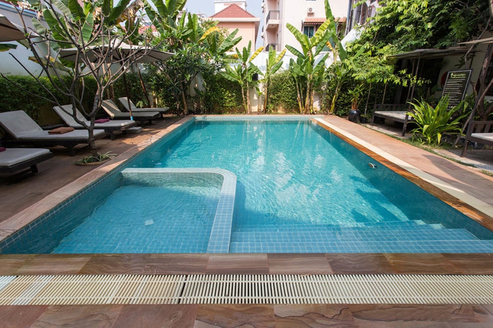 Apsara Centrepole Hotel 38/74