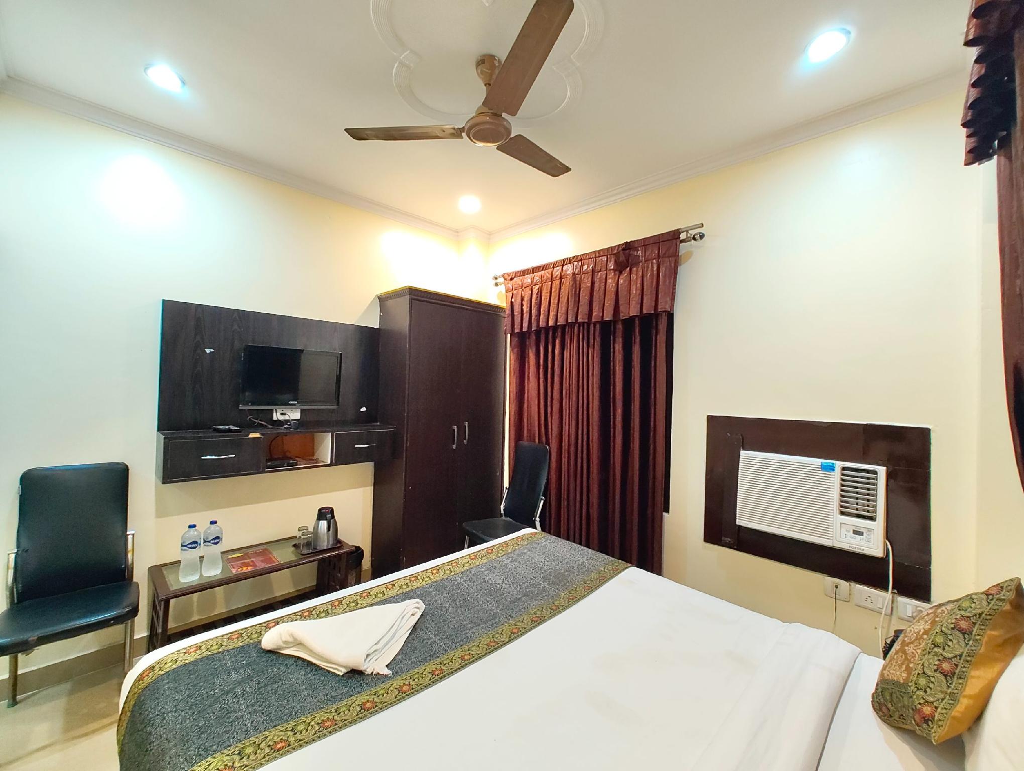 Oyo 2065 Hotel Ashoka Grand 24/34