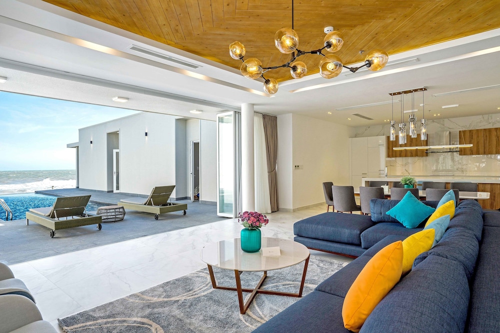 Oceanami Villas And Beach Club 46/67